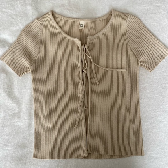 Tops - Tan open tie sweater top